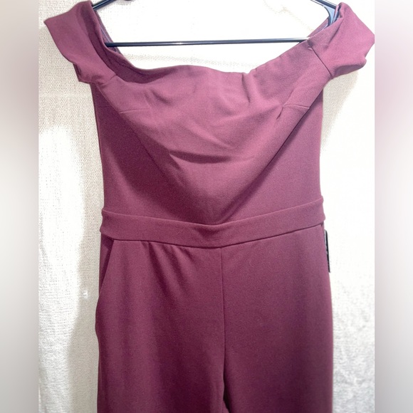 Off The Shoulder Jumpsuit - Picture 12 of 14